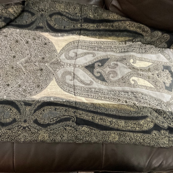 Scarf - Picture 1 of 2